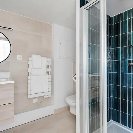 Premium - Cambronne- Sport Lavatory Paryż
