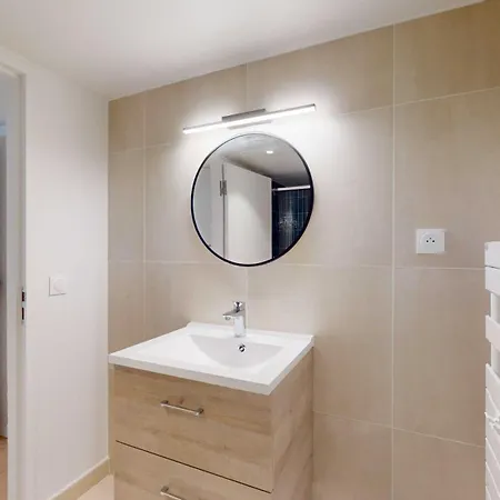 Premium - Cambronne- Sport Lavatory *