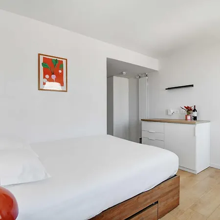 Premium - Cambronne- Sport Lavatory Apartament *
