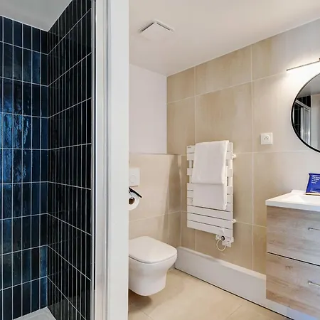 Premium - Cambronne- Sport Lavatory Paryż